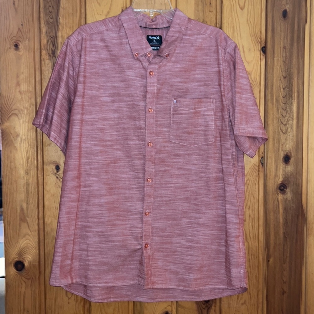 Gently used extra large Hurley button down classic fit men’s shirt